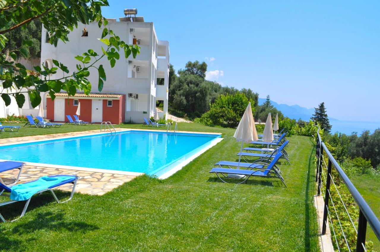 Large Apartment By The Pool - Pelekas Beach, Corfu Bagian luar foto