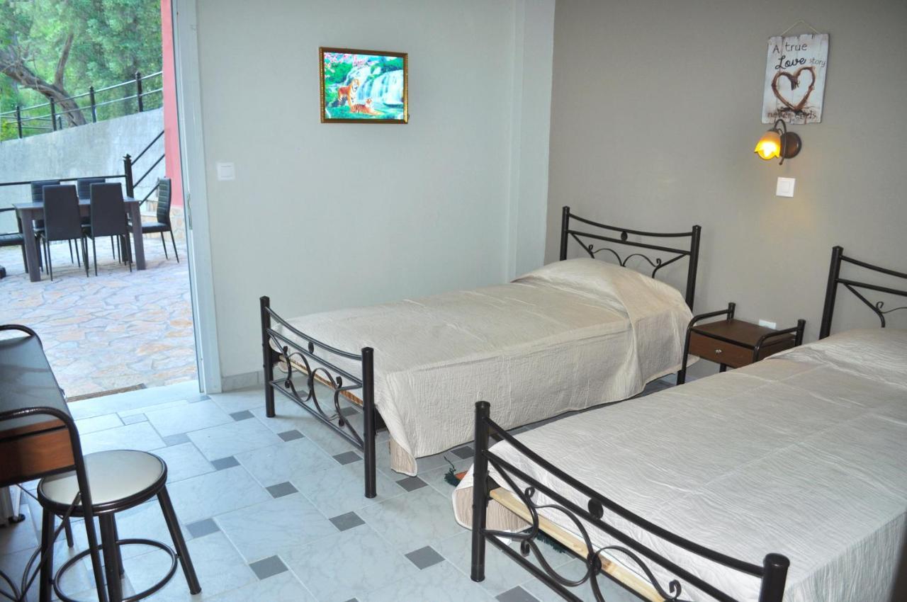 Large Apartment By The Pool - Pelekas Beach, Corfu Bagian luar foto